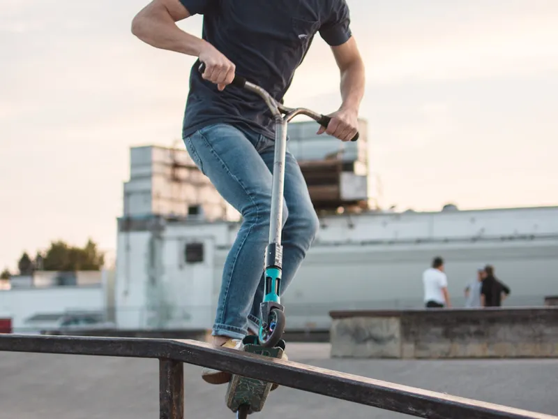 Scootering